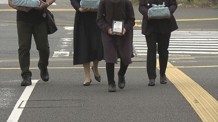 遺族は大分地検に署名を提出
