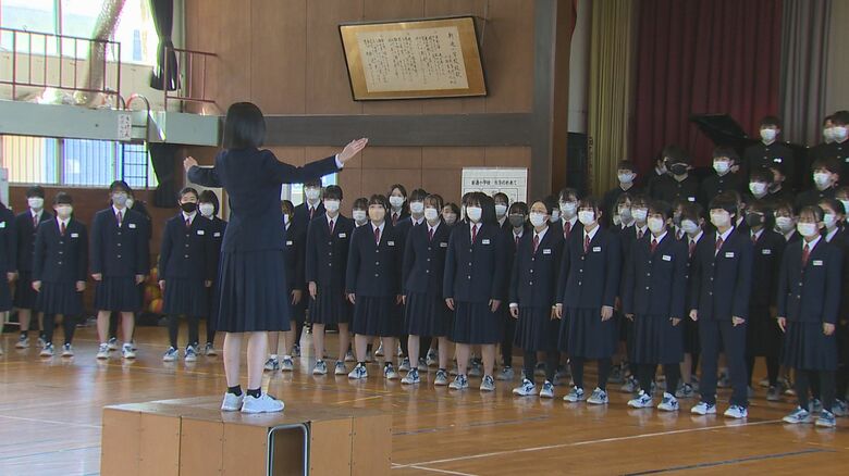 卒業を前に校舎被災… 中学生が間借り先の小学校で“感謝の歌”披露　学び維持に現場は苦労も「勇気もらった」【新潟発】｜FNNプライムオンライン