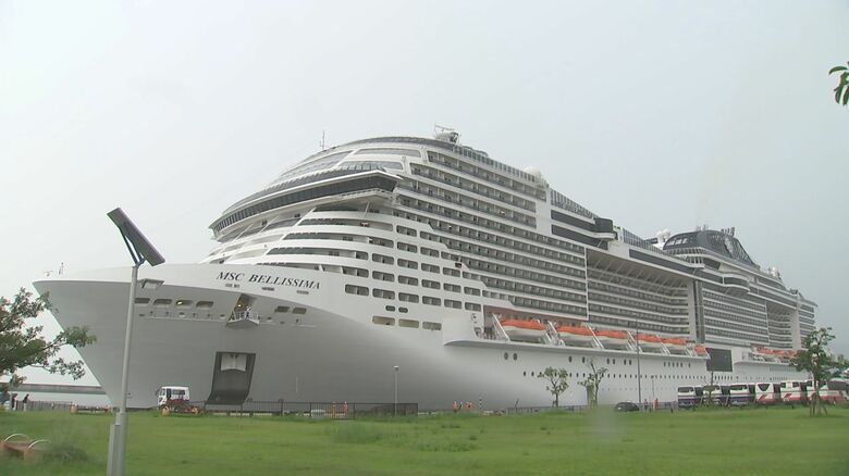 3200人乗せた大型客船「MSCベリッシマ」台風の影響で急遽別府に　突然の団体客に観光関係者は大忙し【大分発】｜FNNプライムオンライン