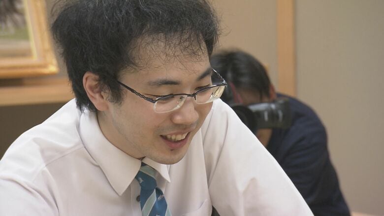 三段リーグでは“トップと最下位”…藤井六冠が持つ「竜王」挑戦まであと一歩 同じ愛知出身・柵木幹太五段の快進撃|FNNプライムオンライン