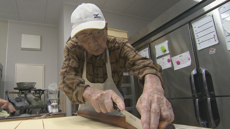 亡き妻への思いを胸に再起…93歳の現役パティシエが今日も焼き続けるアップルパイ「死ぬまで動きたい」｜FNNプライムオンライン