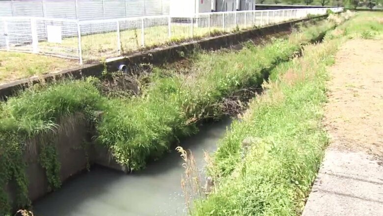 男児が見つかった用水路
