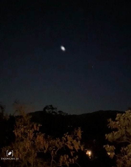 カリフォルニア州で撮影された発光する物体(5月23日)