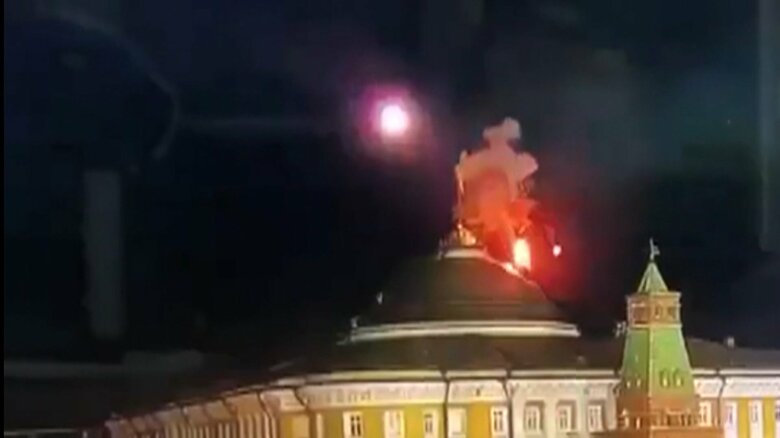 爆発後の建物の様子。