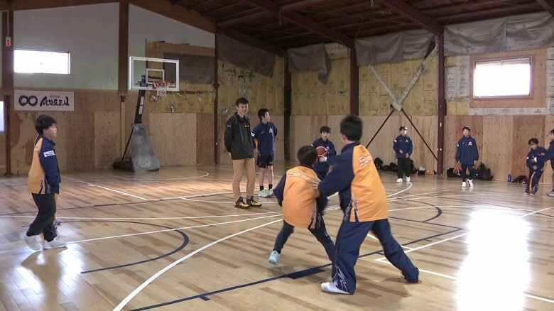 16人の小学生が所属する「Streak」の練習風景