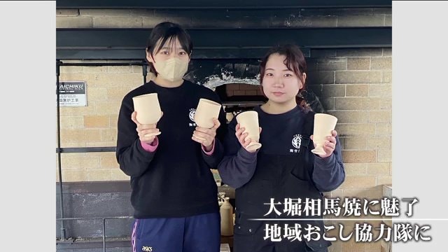 近藤さんのもとで修業する伊藤さんと青木さん