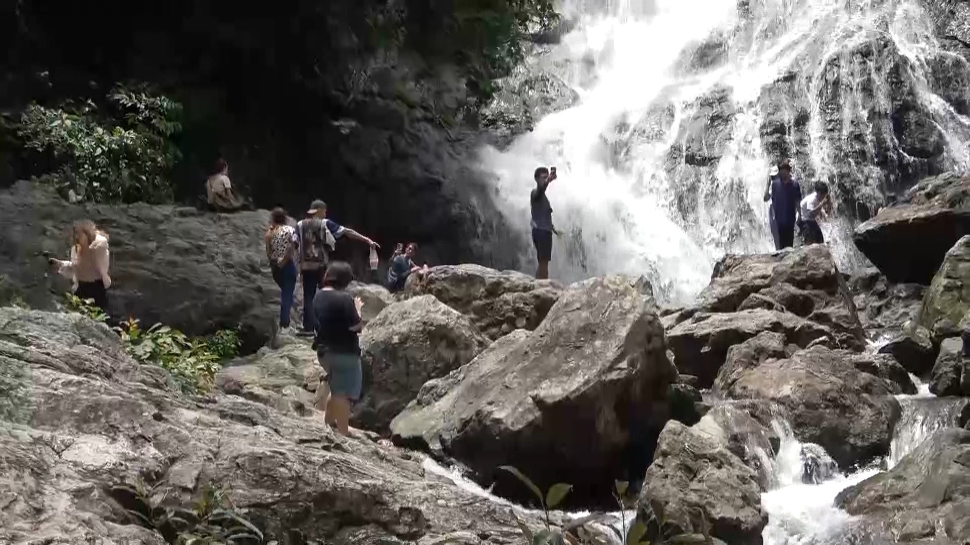 暑さ増す常夏の国 涼しい場所でのんびり 無理しない タイの暑さ対策 Fnnプライムオンライン Goo ニュース