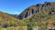 登山道で77歳男性が転倒　ヘリコプターで救助　頭にケガをしているが、軽傷　北アルプス横尾谷で遭難