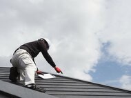 「屋根が剥がれてます」悪徳業者？記者の自宅に　点検商法トラブル増加中　不安あおる勧誘トークに注意
