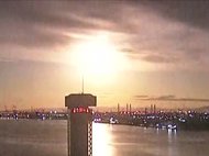 ゴルフボール程の大きさと推測…未明の南の空に『火球』 紀伊半島上空約100キロの大気圏に突入か