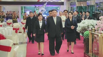 夫人・娘と軍の宴会に出席　金正恩総書記「ついに偉大で絶対的な力を育てた」創建記念でパレード行うか