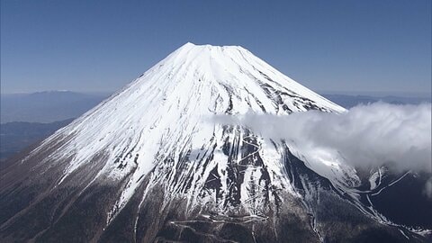 「ヘリ救助は有料」閉山期の富士山に新ルール　2027年9月からの運用開始目指す　山梨県が遭難事故対策を強化