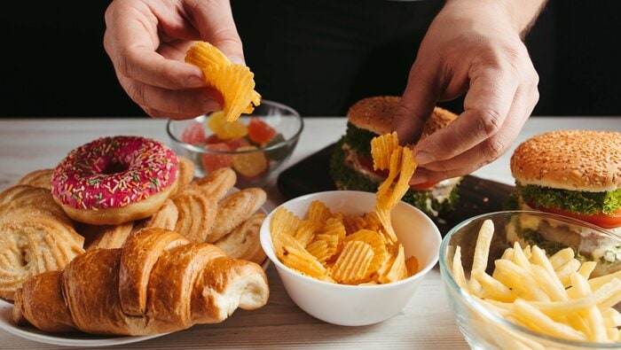高カロリー食は老化を加速(画像はイメージ)