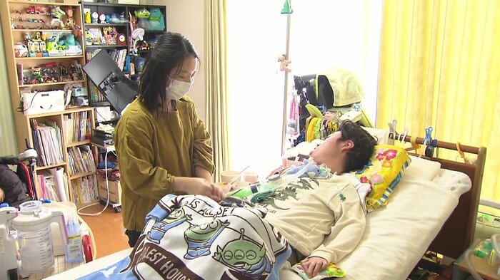 自宅で人工呼吸器を使用する医療的ケア児