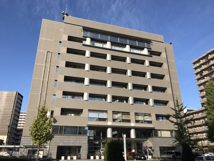 プラカード押し転倒させたか…愛知県知事のリコール運動参加者への暴行容疑 大声出し妨害も