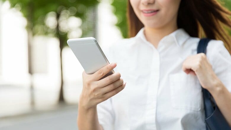 ながらスマホは「退屈しのぎ」と「無意識の習慣」から　「罪悪感は感じていない」が経験者の6割