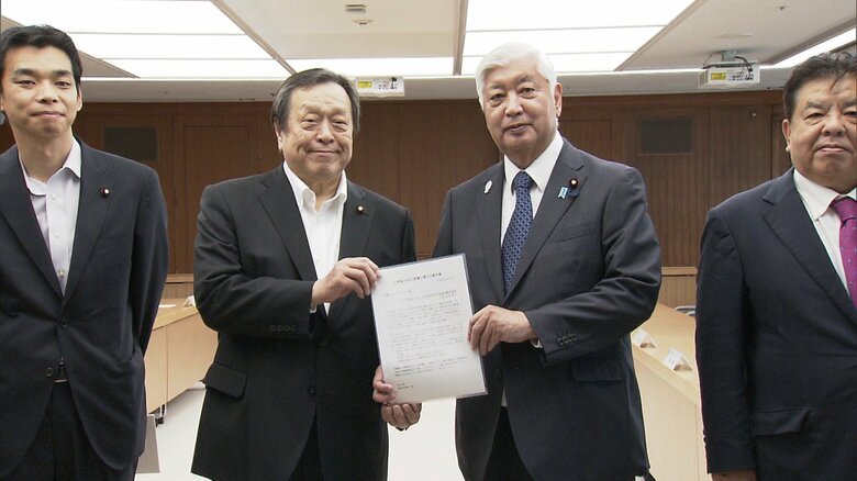 防衛省にUFOなど未確認異常現象の専門部署を　超党派「UFO議連」が中谷防衛相に提言　データ収集・分析や国民への情報公開など求める｜FNNプライムオンライン