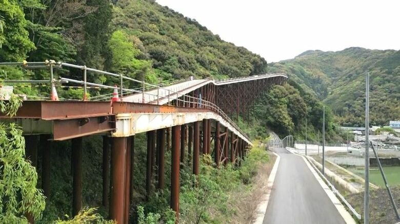 山に突如現れた「天空へ続く道」の正体　国道1号線を守る道だった!【駿河区・丸子】｜FNNプライムオンライン