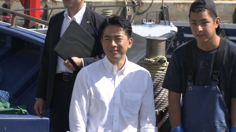 自民総裁選「解党的出直しは現場から始まる」小泉農水相が漁港を視察し車座対話　「一人一人の声を聞く重要性」｜FNNプライムオンライン