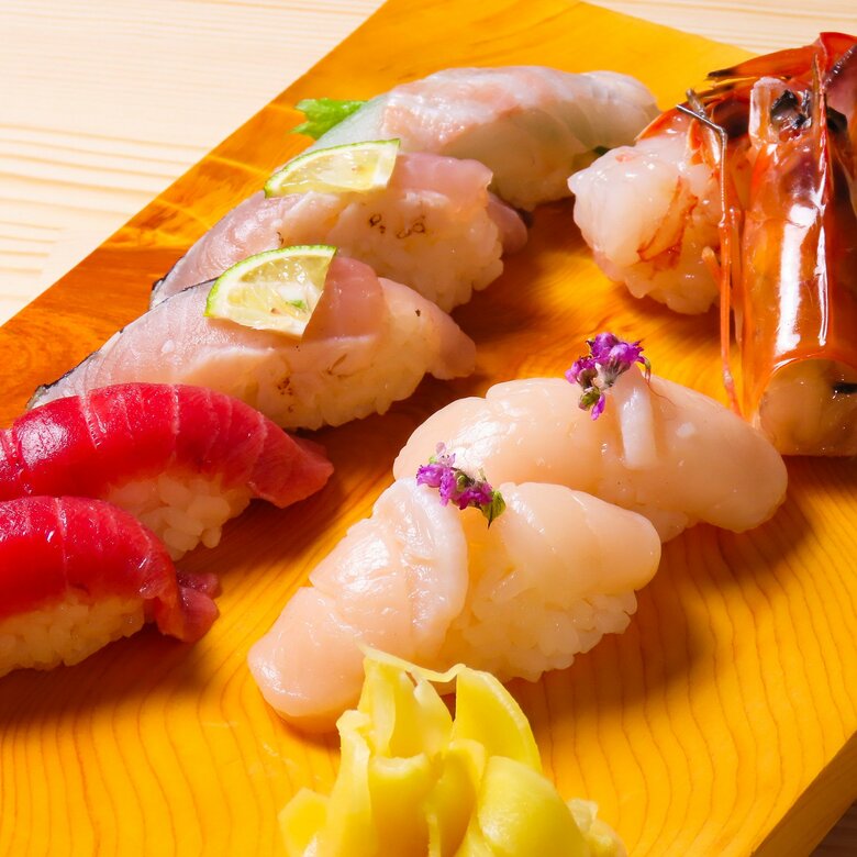 刺身や寿司からアヒージョまで…和洋の手作り料理がそろう新瑞橋の酒場 カラッと揚げた串カツや自家製ごま豆腐も名物｜FNNプライムオンライン