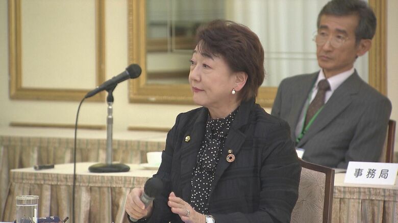 発言を遮られる形になった郡市長