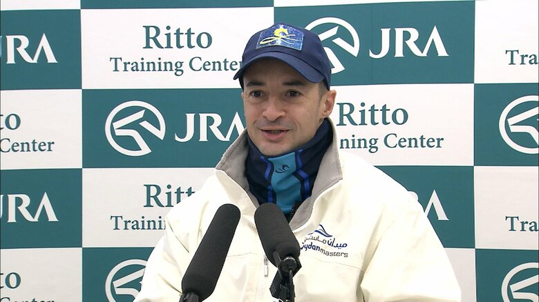 共同会見を行うC.ルメール騎手