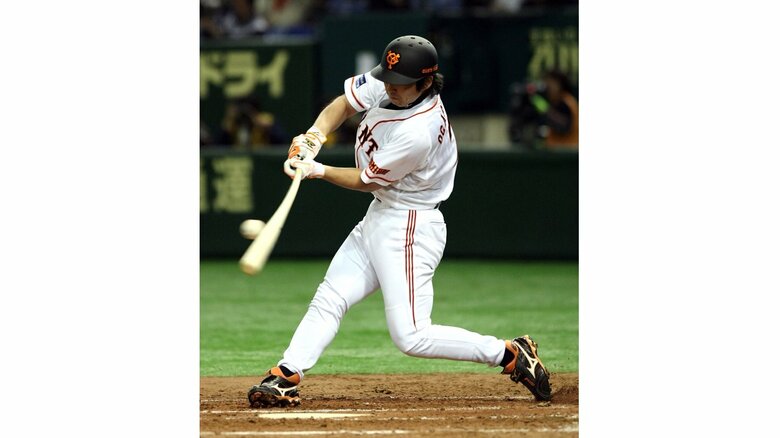 小笠原道大はチームを3連覇に導いた功労者（写真：Getty Images）