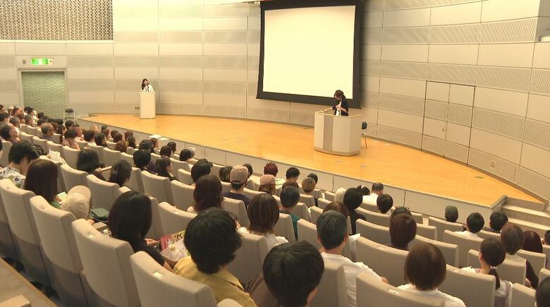 「動物との共生」について講演する杉本彩さん