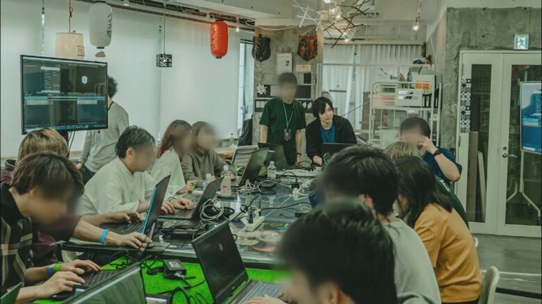 映像クリエーターとして働く東京時代の奥谷さん