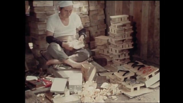 価格の安い輸入材が増加　下駄の需要も減少