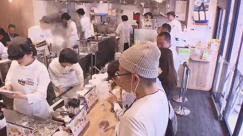 メニュー限定でスピード提供~「餃子の王将」初の立ち食い店の狙い