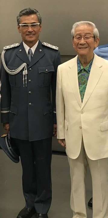 渡辺裕之さんとコメディアンの小松政夫さん（2017年撮影・男性提供）