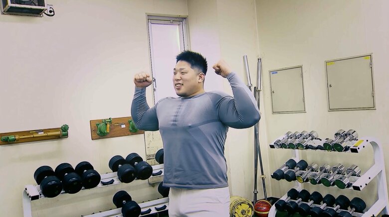 景浦は足も速くバク転もできるという