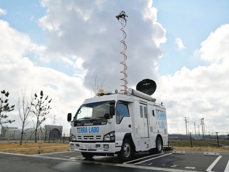 車両型地上支援システム搭載のワークステーション　画像提供／テラ・ラボ