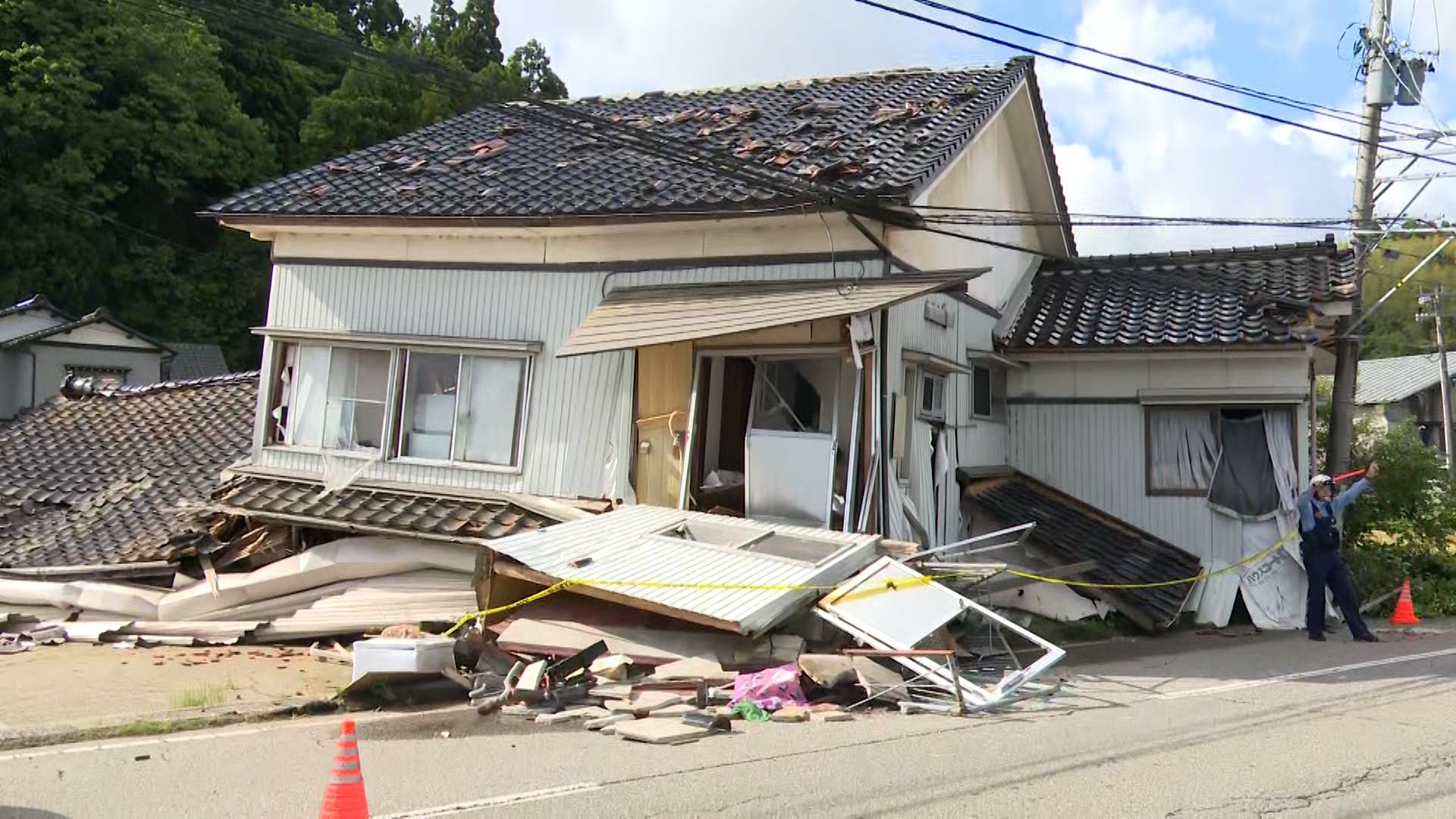 能登半島地震の被災地で震度5強　輪島市では新たな家屋倒壊も　関東各地でも緊急地震速報に緊張走る