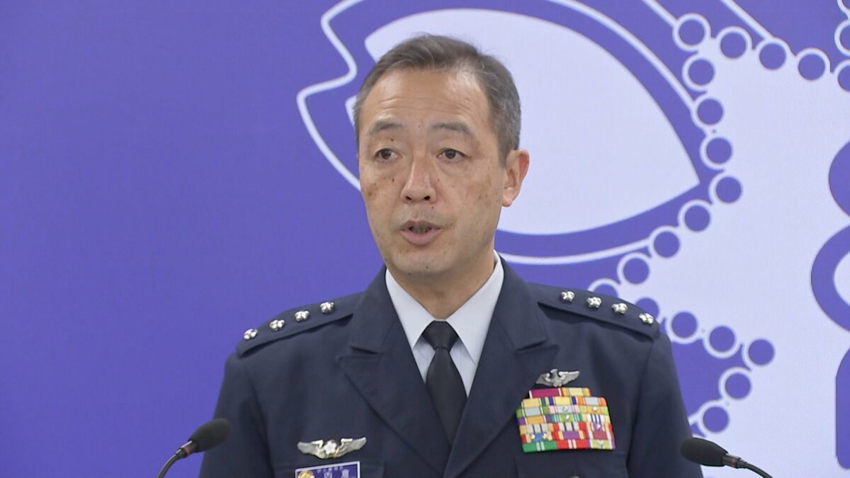 自衛隊　　陸海空自衛隊　　統合幕僚会議議長記念品 自衛隊の新統幕長「統合運用は急務」 制服組2トップは空自出身 - 日本