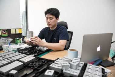 発売1年で世界で20,000台販売「不可能」といわれた“聴覚サポートイヤホン”開発秘話