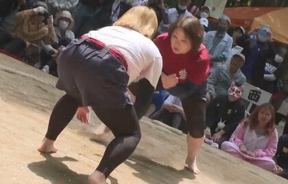 【ガチ】「おんな相撲」で熱闘相次ぐ！　高校生から70代まで参加…優勝は何と“孫もいる女性”