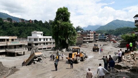 ネパール大規模土石流　道路や橋が寸断されるなど救助難航　発生から72時間迫る中、懸命な捜索続く