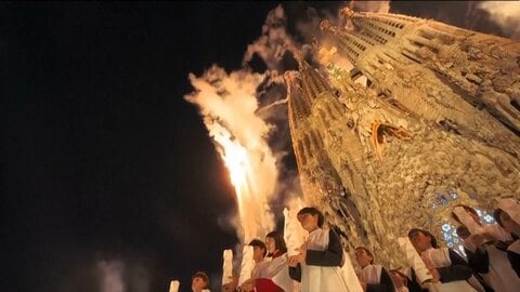 建設開始から140年以上…“未完の世界遺産”サグラダ・ファミリア主塔「イエスの塔」ついに完成　全体の完成は10年後目標