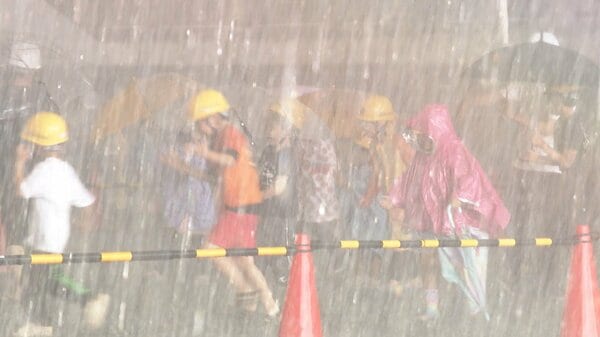 “観測史上最大レベル“の雨を体験　「防災科学技術研究所」年に一度の一般公開に2200人来場｜FNNプライムオンライン