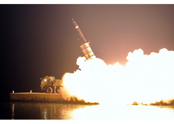 10月9日、北朝鮮は超大型放射砲(KN-25)2発発射と推定(朝鮮労働新聞・10月10日)
