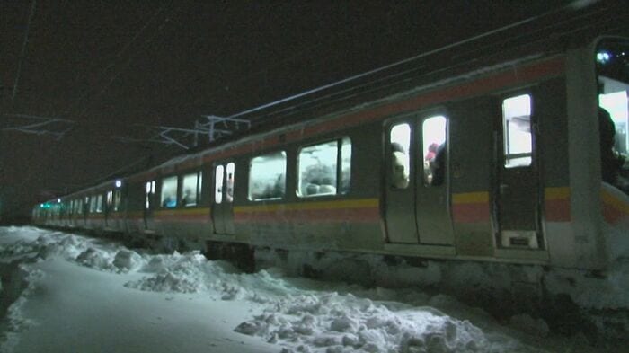東光寺駅と帯織駅の間で列車が立往生(2018年1月)