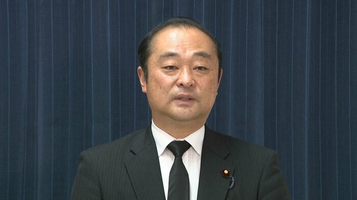 秘書の逮捕を受け謝罪する宮澤議員(12月10日)