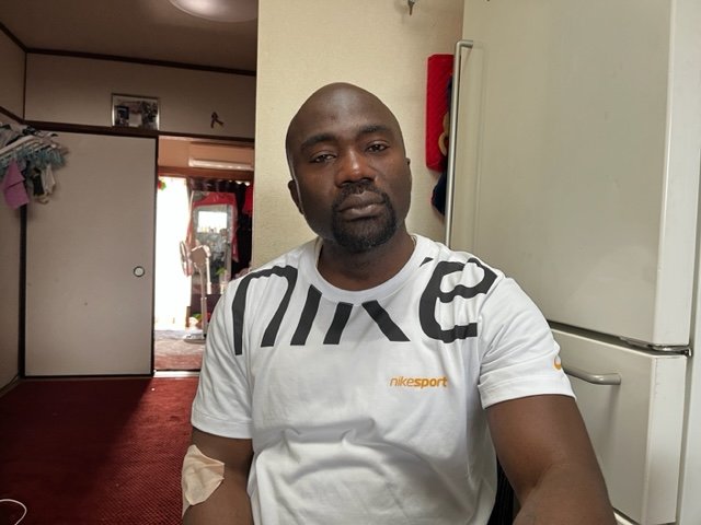 ヘンリーさんは就労許可を認められず仕事につけない