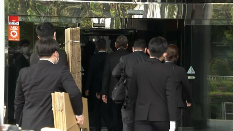 川崎クレーン事故　警察が工事受注2社に業務上過失致死容疑で家宅捜索　おもり落下し男性作業員3人死亡1人不明｜FNNプライムオンライン