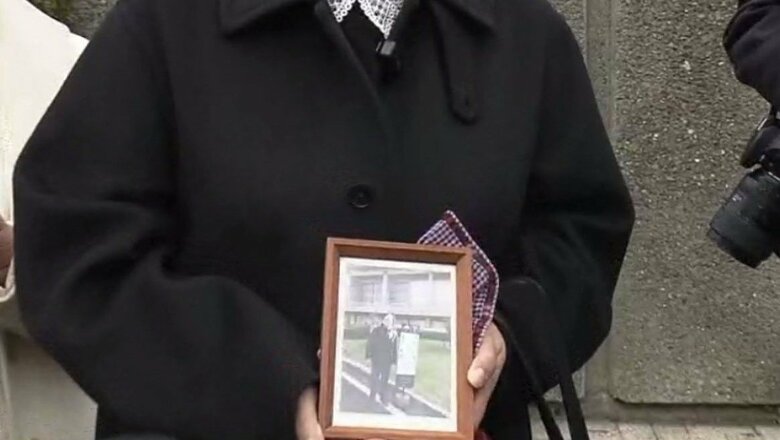 取材に応じる雅子さん