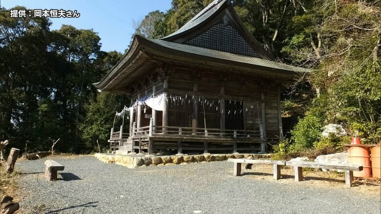 境内が崩落する前の高根神社拝殿（浜松市）