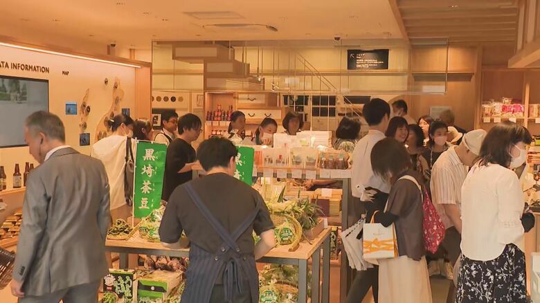 にぎわう店内