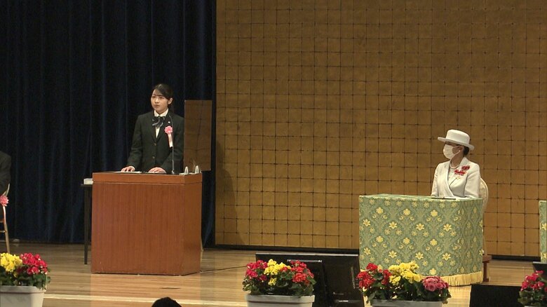 ボランティア活動について報告する千葉県立四街道高校・松本有紗さん